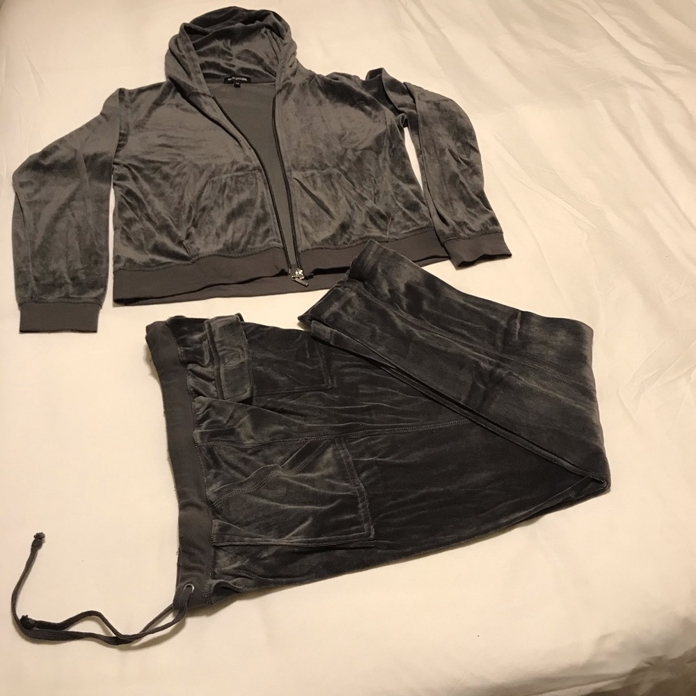 Beautiful Gray jogging suit.